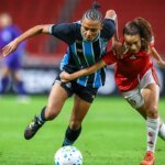 Nos pênaltis, Inter elimina Grêmio e segue na Copa do