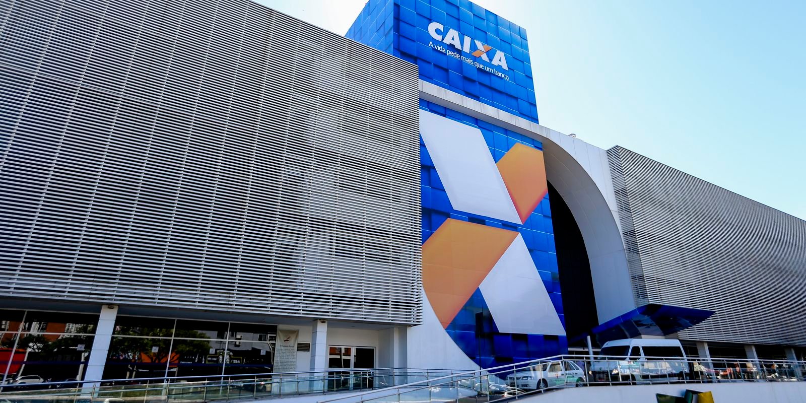 predio_da_caixa_economica_federal_170120182641.jpg