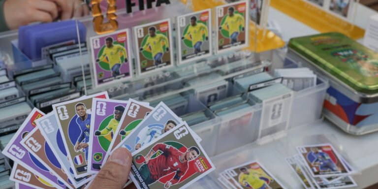 Troca de figurinhas pode atenuar alto custo do álbum da