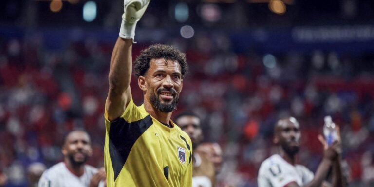 Goleiro Vozinha brilha contra a Espanha e vira destaque na