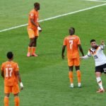 Alemanha vira sobre a Costa do Marfim e garante vaga