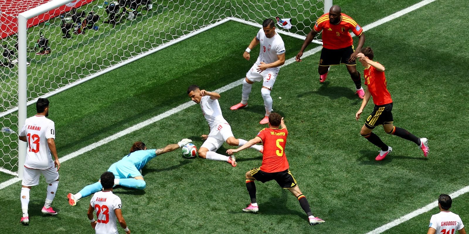 Defesa do Irã brilha e segura o 0 a 0