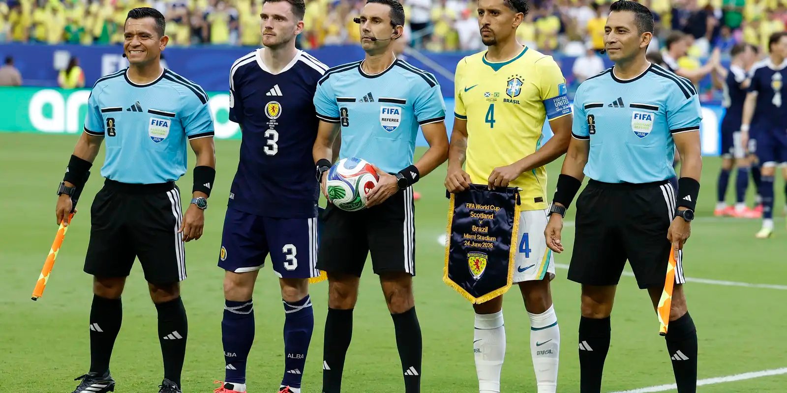 CBF envia ofício contestando gol anulado de Vini Jr. contra