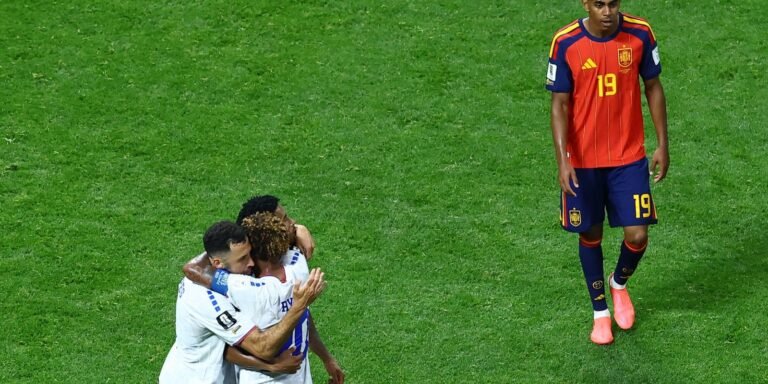 Cabo Verde segura Espanha e estreia em Copas com empate