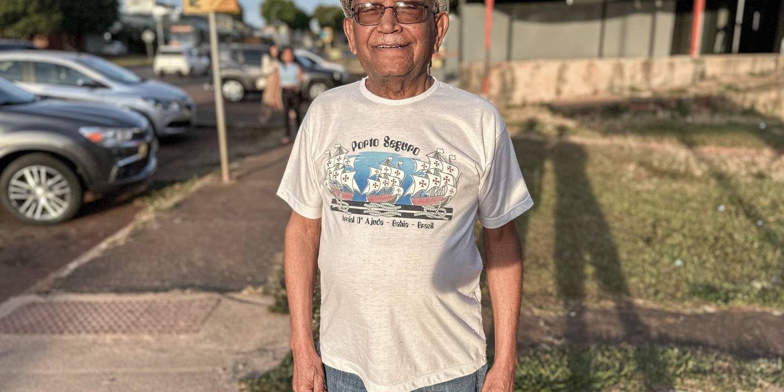 Torcedor da seleção há 20 Copas, Seu Simão, 91 anos,