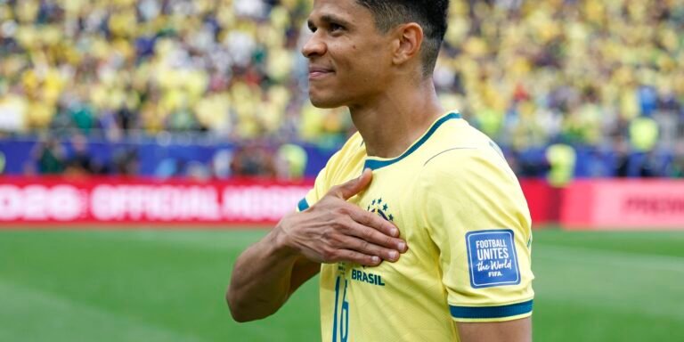 Douglas Santos traz vivência do ouro olímpico para buscar o