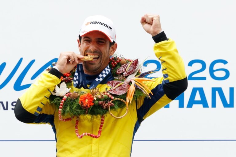 LUCAS DI GRASSI