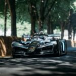 - Imagem: GEN4 percorre colina de Goodwood  - Crédito: Fórmula E/Divulgação