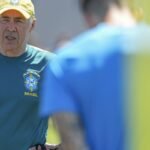 Ancelotti dá pista de Martinelli para vaga de Paquetá contra