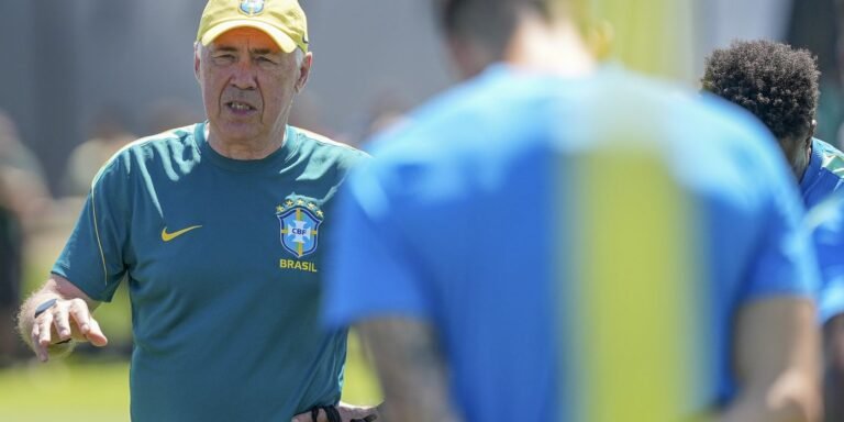 Ancelotti dá pista de Martinelli para vaga de Paquetá contra