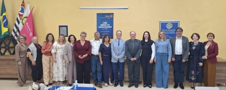 O novo rotariano, ao lado de seus companheiros de Rio das Pedras.