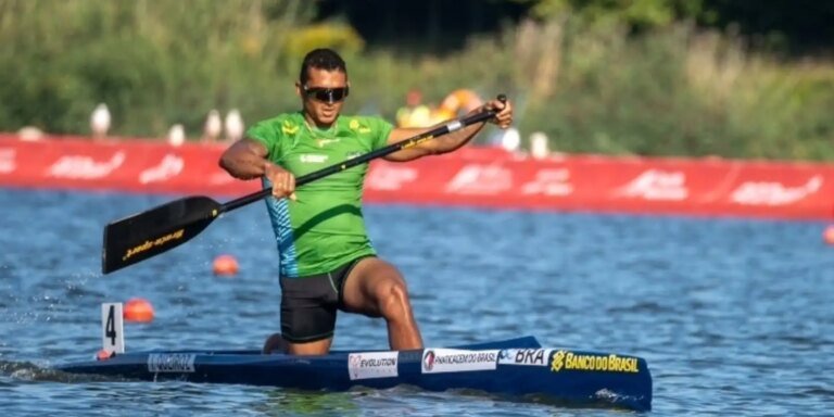 Isaquias Queiroz fica longe do pódio do Mundial de canoagem