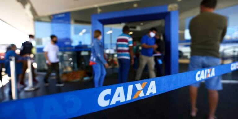 05_08_2020_fila_agencia_caixa.jpg