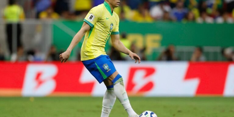 Wesley é cortado e Vanderson é convocado para amistosos da