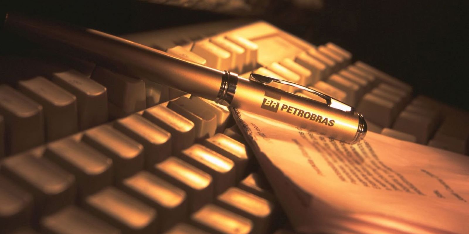 caneta_e_teclado.jpg