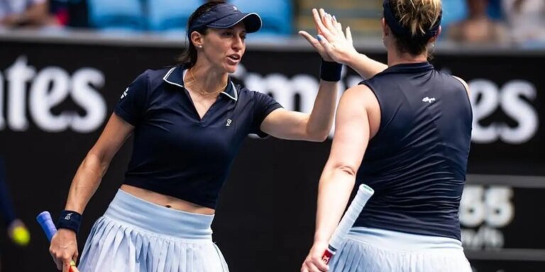 Dupla de Luisa Stefani vence estreia e avança à 2ª