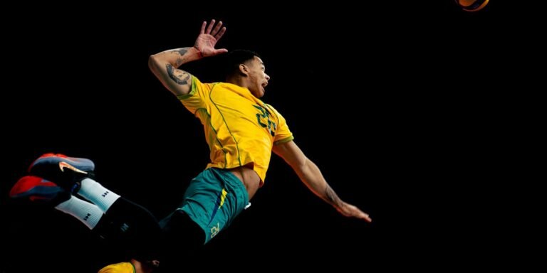 Brasil bate Colômbia e segue 100% no Sul-Americano masculino de