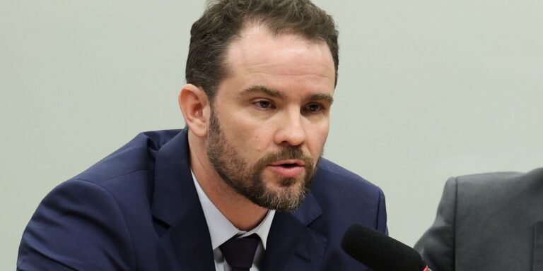 Governo vai buscar cumprimento da meta fiscal por meio do