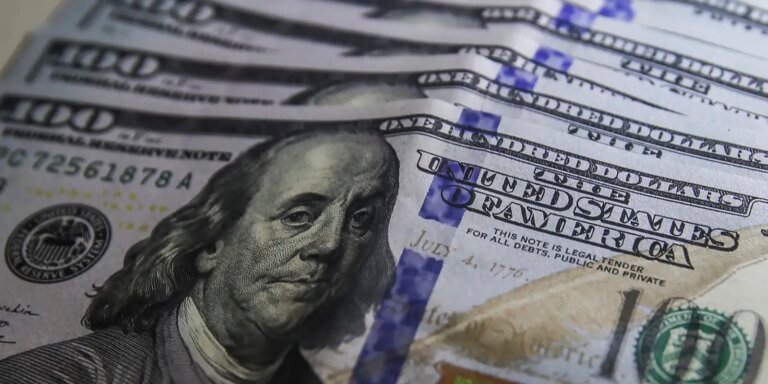 Dólar sobe 0,76% e fecha a R$ 5,39 impulsionado por