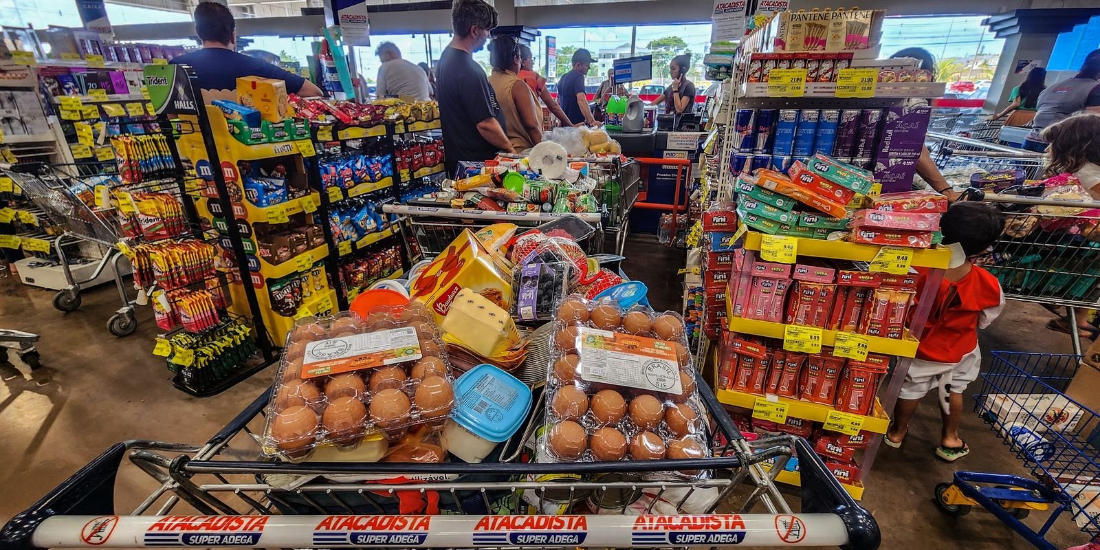 Consumo de alimentos cresce após proibição das bets no país,