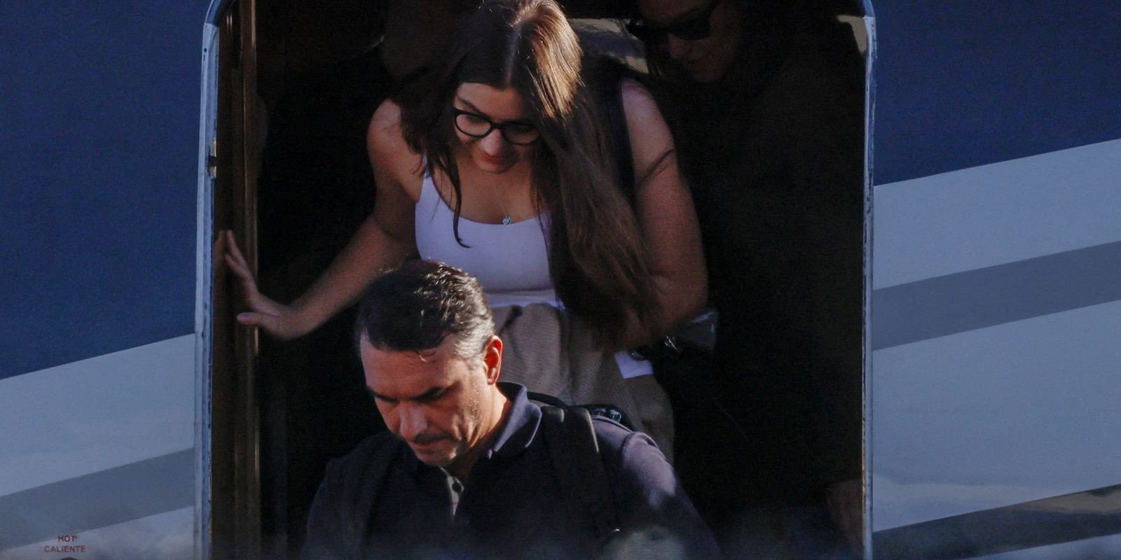 Flávio Bolsonaro chega aos Estados Unidos depois de fugir do