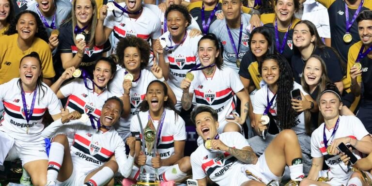 São Paulo segura Corinthians e é campeão brasileiro pela 1ª