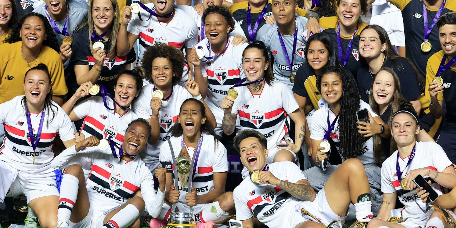 São Paulo segura Corinthians e é campeão brasileiro pela 1ª