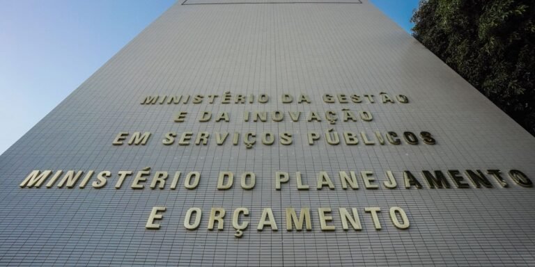 Governo libera R$ 5,2 bilhões para reforçar saúde e assistência