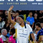 Ronaldinho Gaúcho anuncia retorno aos gramados pelo clube italiano Ravenna