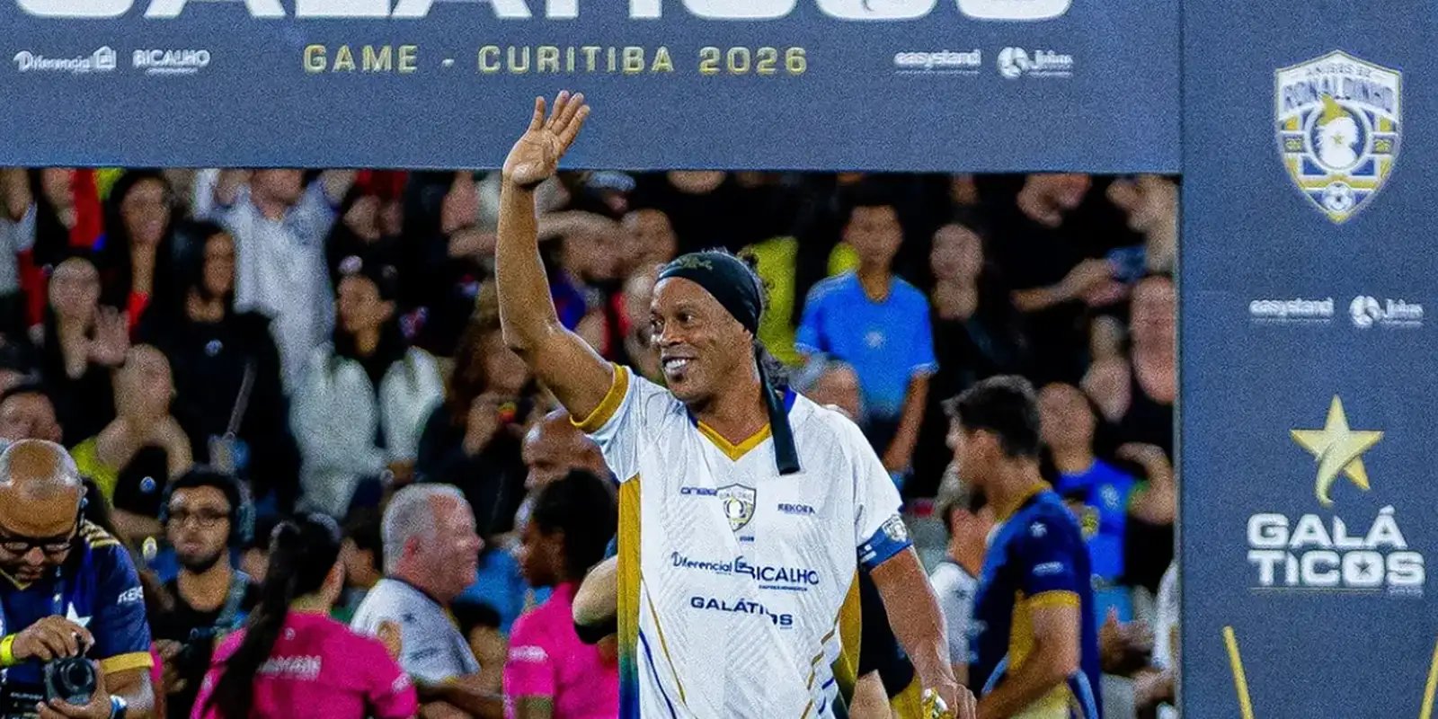 Ronaldinho Gaúcho anuncia retorno aos gramados pelo clube italiano Ravenna