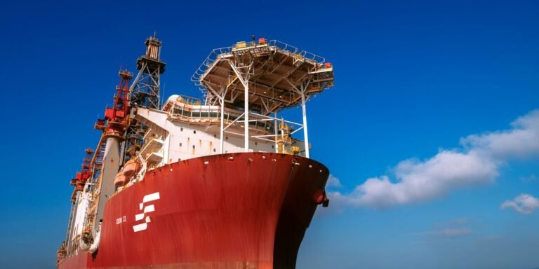 Petrobras anuncia terceira descoberta de petróleo em poço na Foz